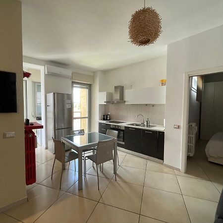 Bilocale In Centro - 10Km Da Malpensa Apartment Gallarate Exterior foto
