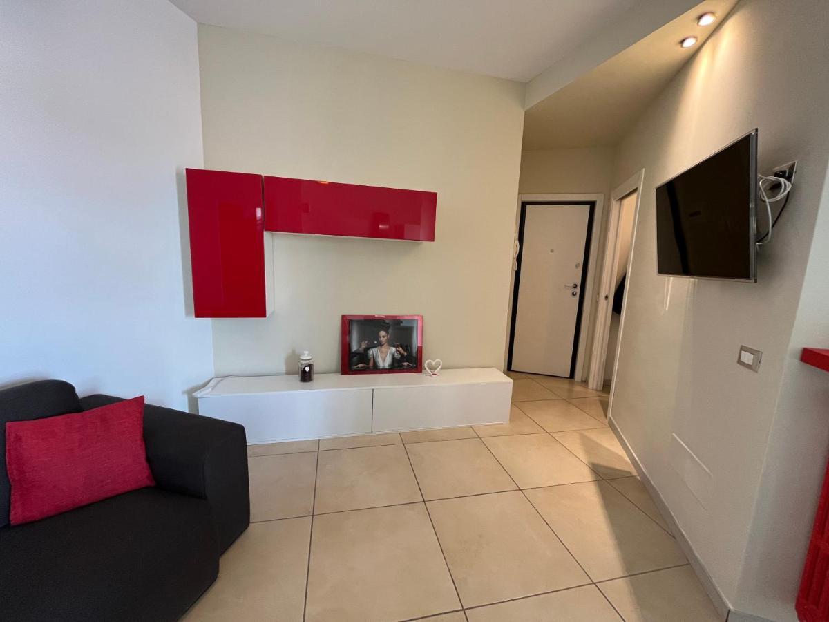 Bilocale In Centro - 10Km Da Malpensa Apartment Gallarate Exterior foto